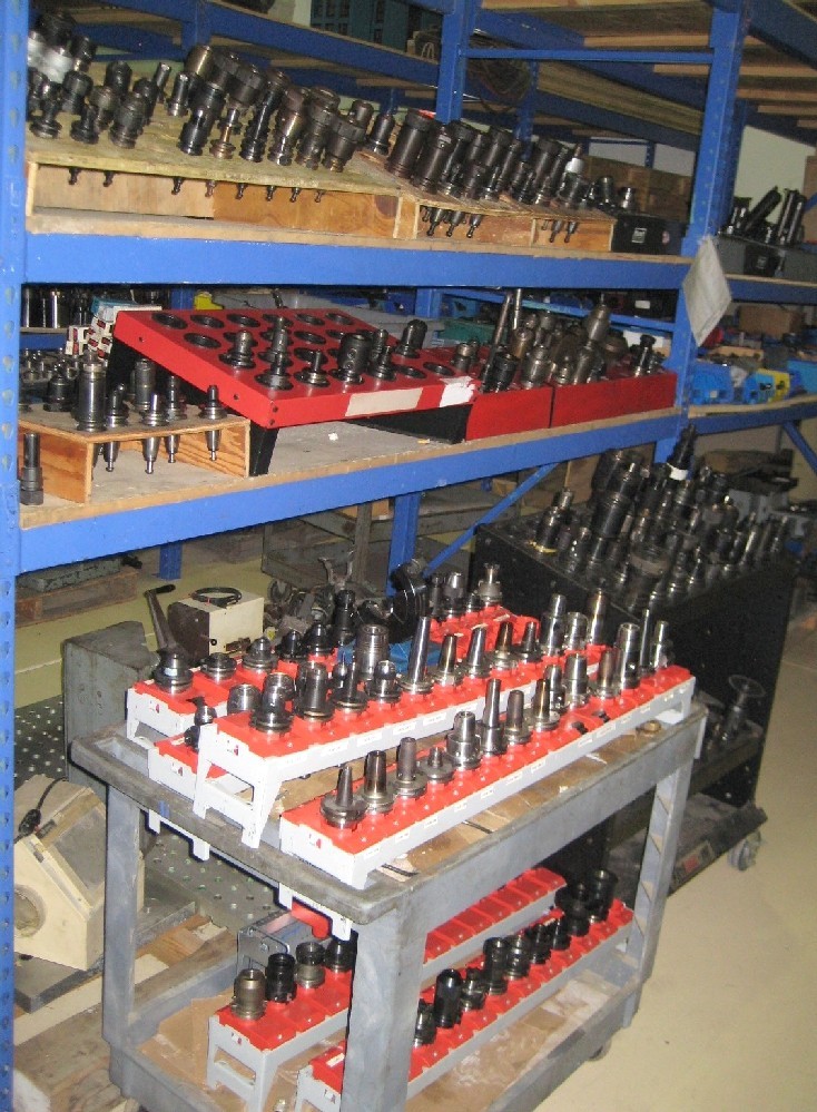 Tool holders tooling large quanity of balanced mill lathe tool