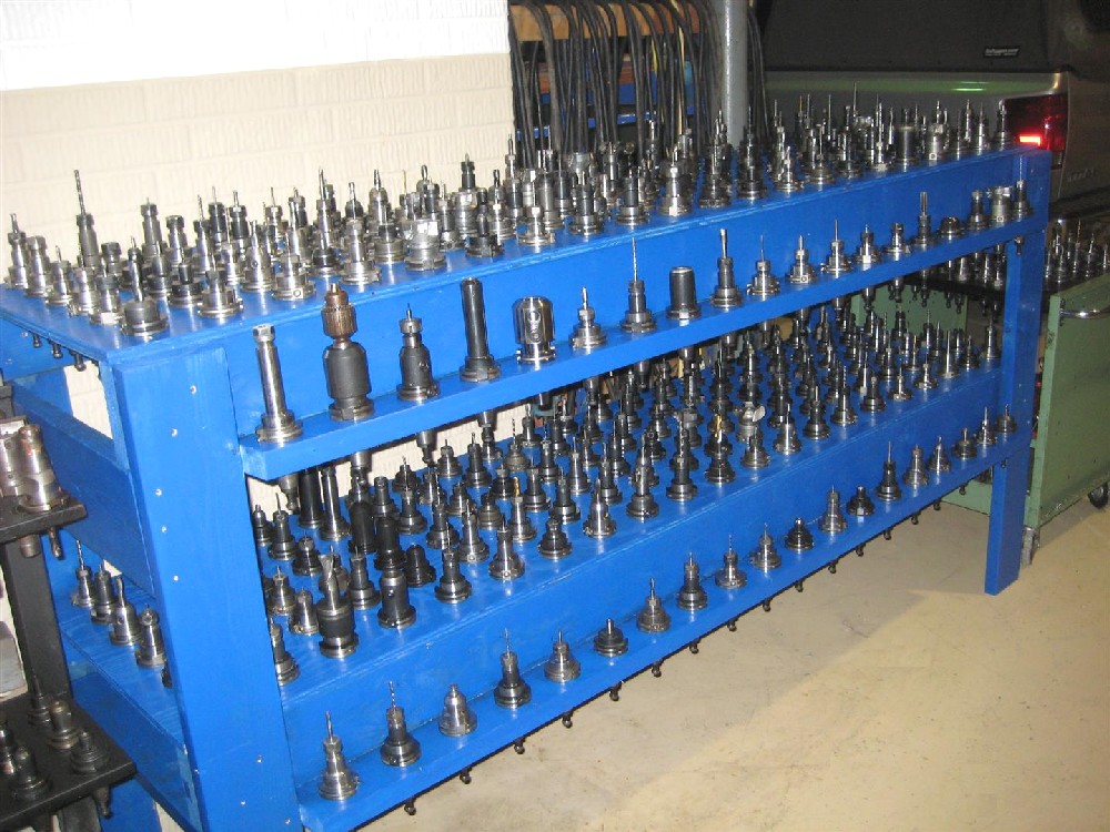 ACCESSORIES-ATTACHMENTS-TOOLING: CAT 40 TAPER TOOL HOLDERS, USED CNC